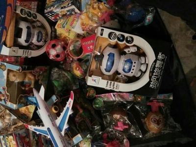 擺地攤賣玩具 一種值得尊重的創業方式